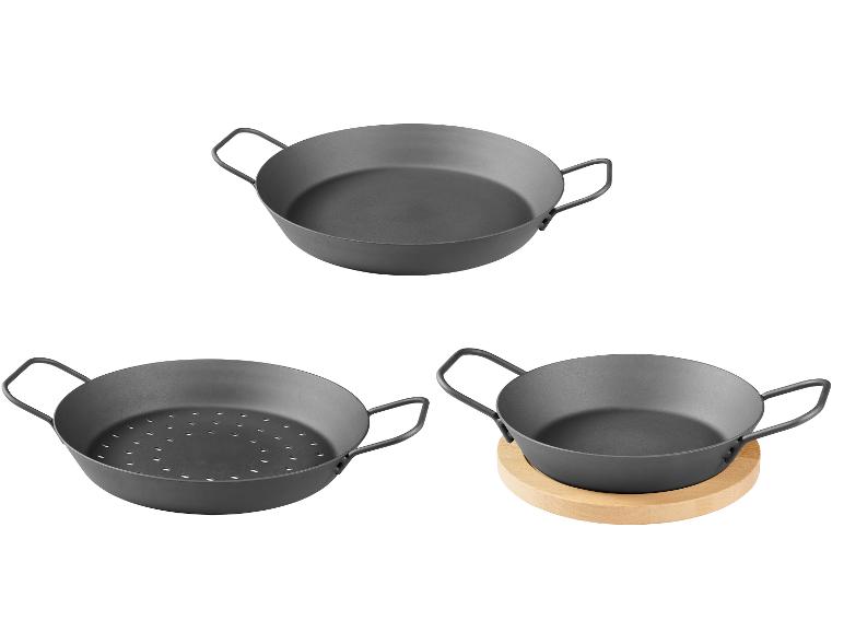 GRILLMEISTER Ø 32 Eisen-Grillpfanne / Ø 28,5 Eisen-Grillpfanne mit perforiertem Boden / Ø 20 Eisen-Grillpfanne mit Servierbrett